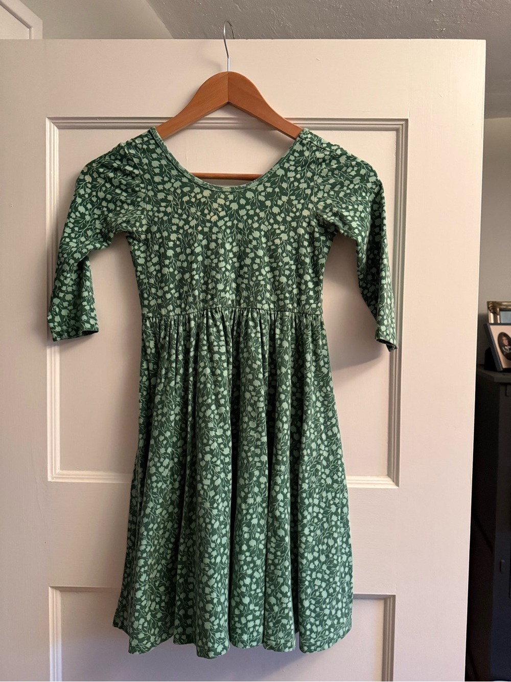 Alice + Ames Green Floral Long-Sleeve Dress size 8